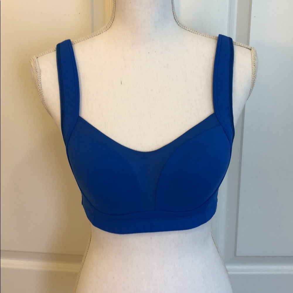 Lululemon athletica 34C sports bra Ta Ta Tamer